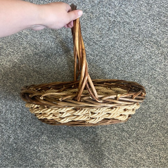 Basket - Picture 3 of 4